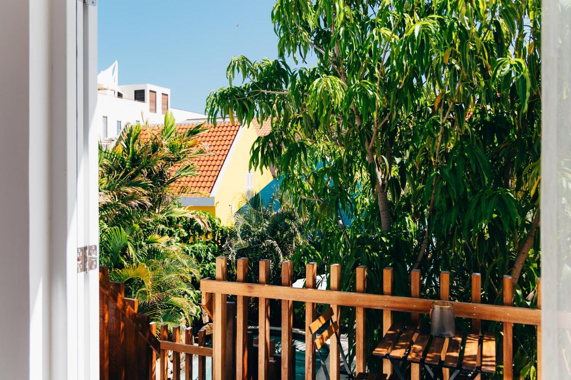 Pietermaai Oasis Aparthotel Willemstad Exterior photo